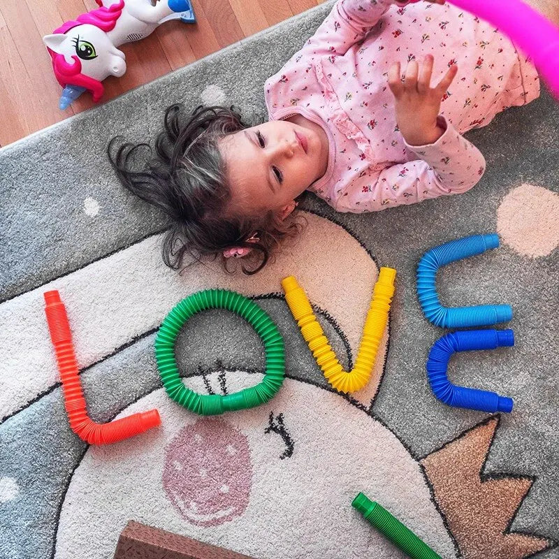 Tubo de plástico elástico colorido