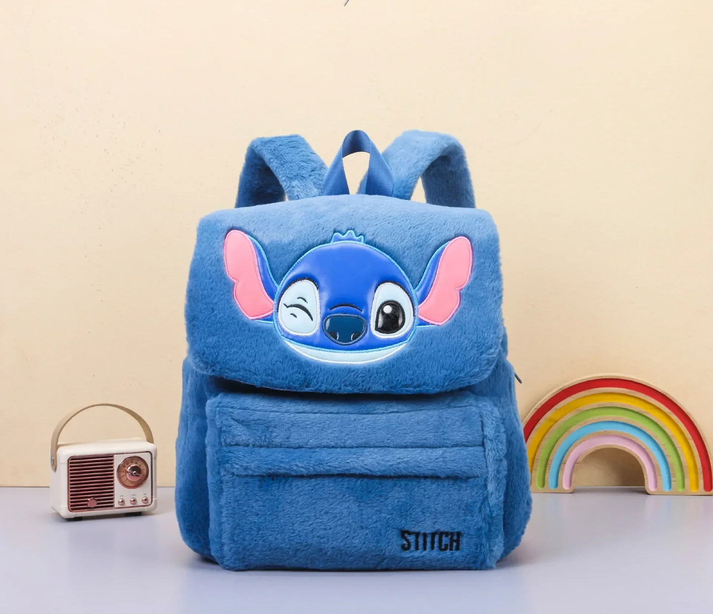 MOCHILA DE PELÚCIA  COM ESTAMPA DE DESENHO ANIMADO