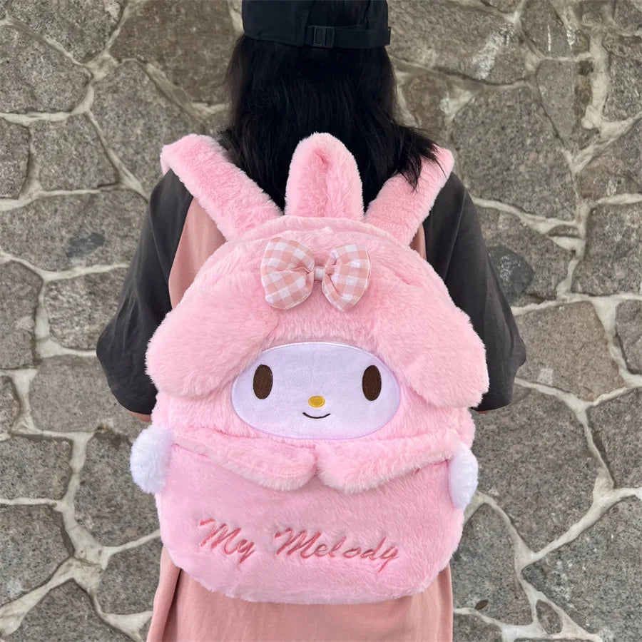 MOCHILA DE PELUCIA COM ESTAMPA FOFINHA ANIME